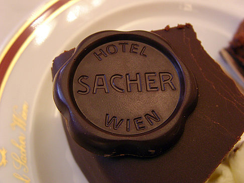 Sachertorte geh&ouml;rt zum kulinarischen Pflichtprogramm